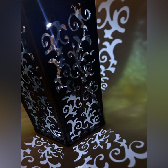 Whimsical Glass & Bronzed Metal Solar Lantern w/ Butterflies 🦋 - Picture 9 of 14